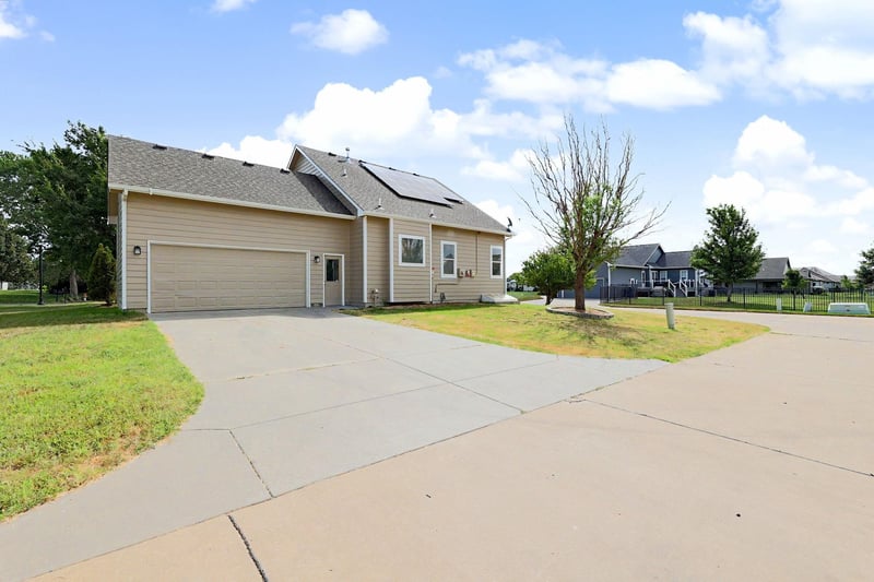 5123 Hampton , Wichita, KS 67226