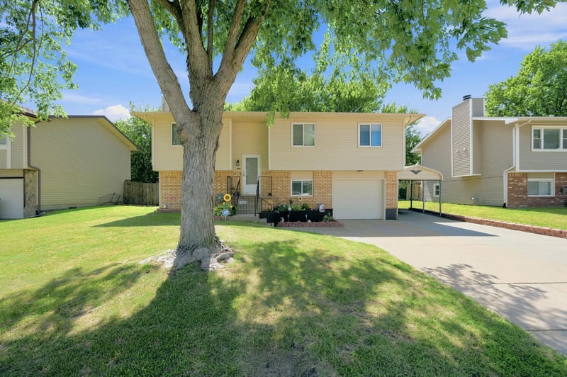 5449 Mead , Wichita, KS 67216