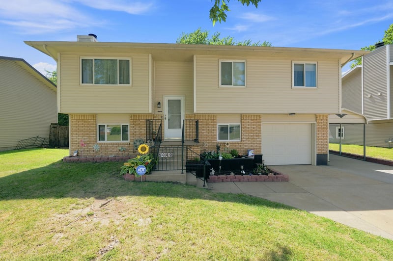 5449 Mead , Wichita, KS 67216