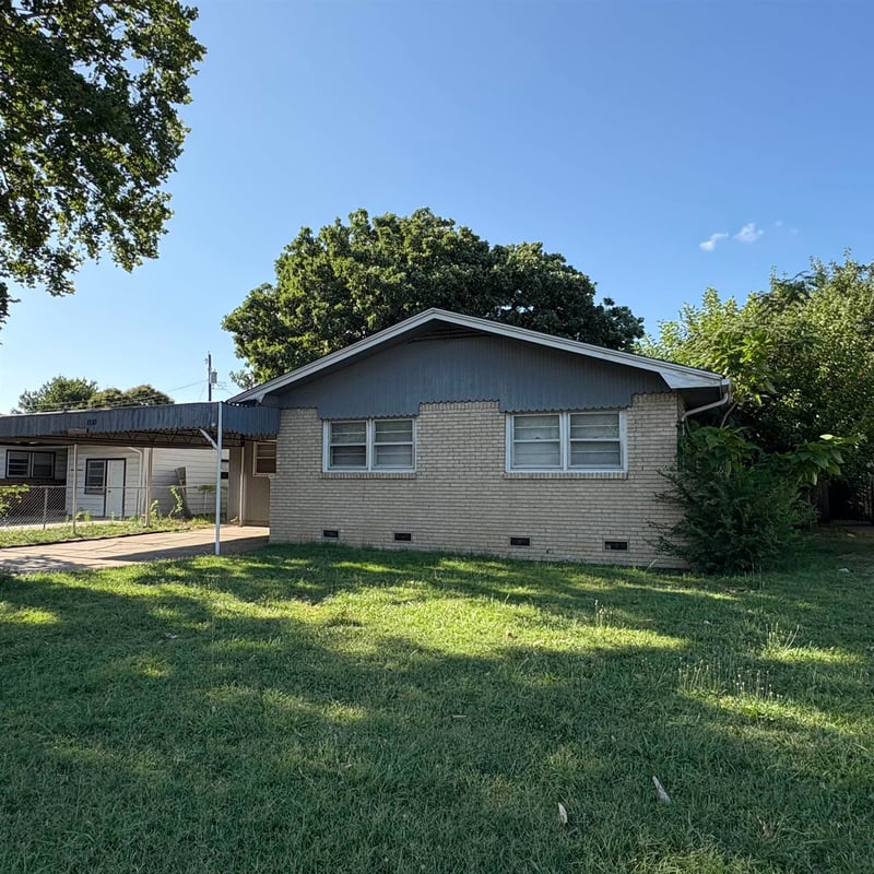 1110 Marlboro , Wichita, KS 67217