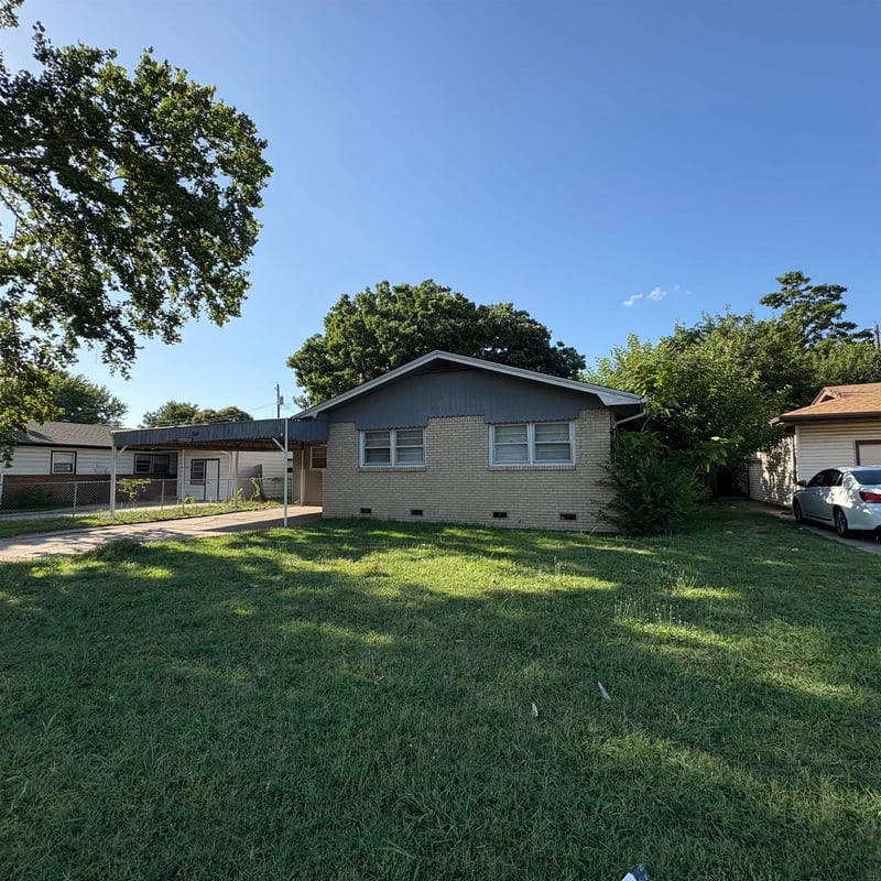 1110 Marlboro , Wichita, KS 67217