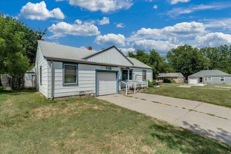 5118 Mount Vernon St, Wichita, KS 67218