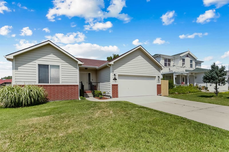 10621 Fawn Grove St, Wichita, KS 67201