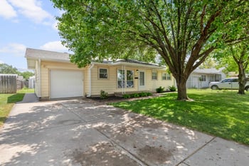 3236 S Bonn Ave, Wichita, KS 67217