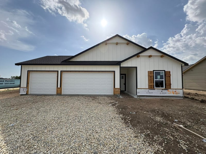 5651 Plumthicket St, Bel Aire, KS 67226