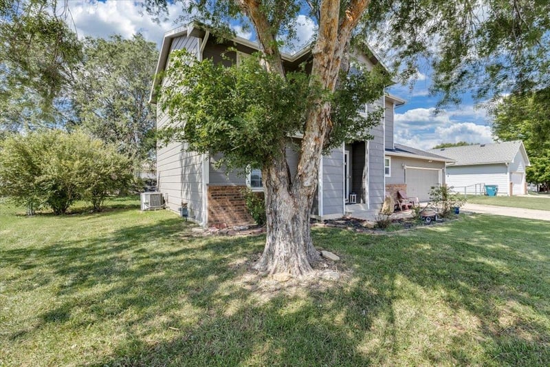 416 School St, Rose Hill, KS 67133