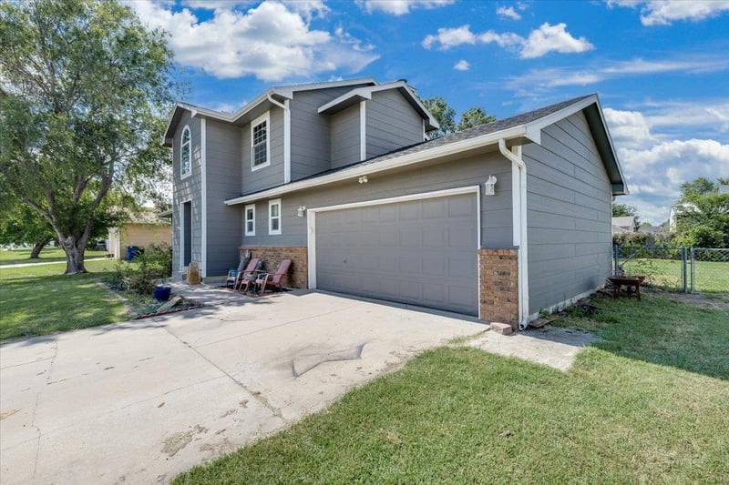 416 School St, Rose Hill, KS 67133
