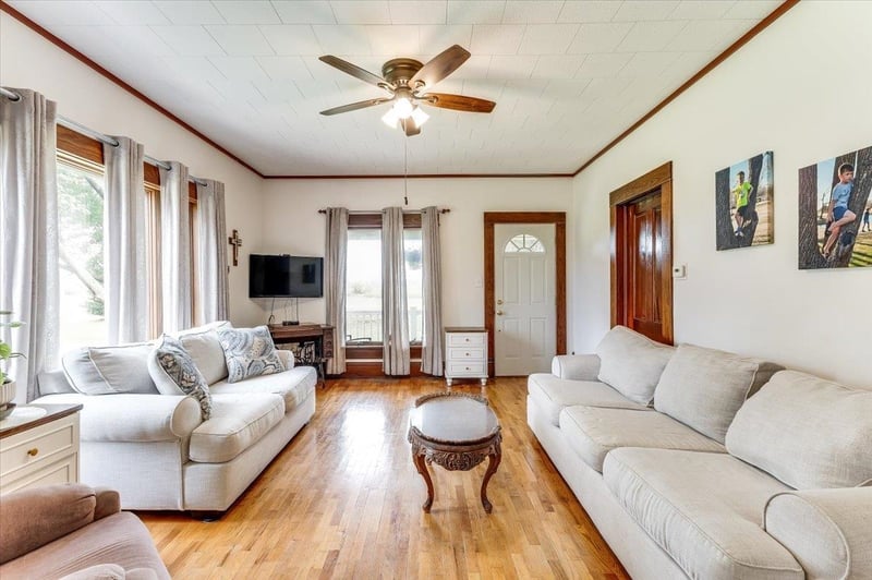 10809 95th St S, Clearwater, KS 67026