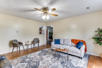 417 W Hollywood Dr, Wichita, KS 67217