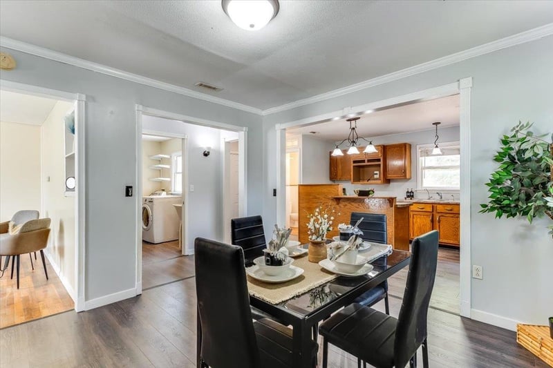 417 Hollywood Dr, Wichita, KS 67217