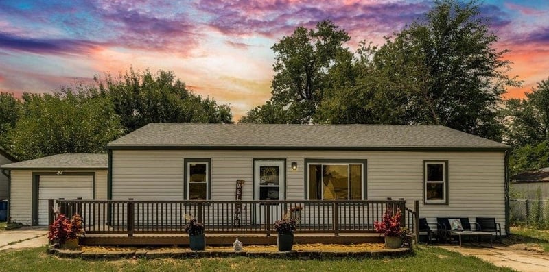 417 Hollywood Dr, Wichita, KS 67217