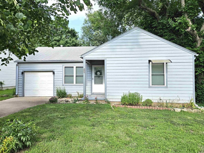 320 Mccabe St, Winfield, KS 67156