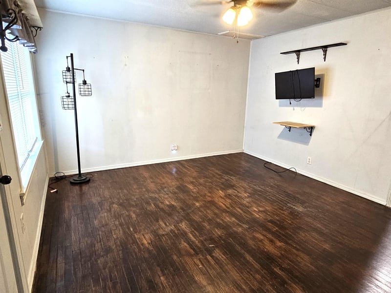 320 Mccabe St, Winfield, KS 67156
