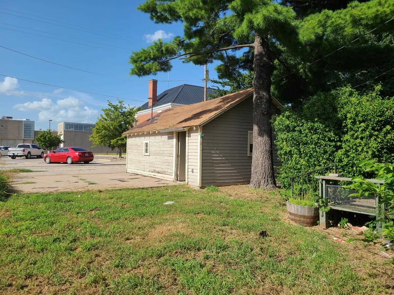 310 11th , Winfield, KS 67156