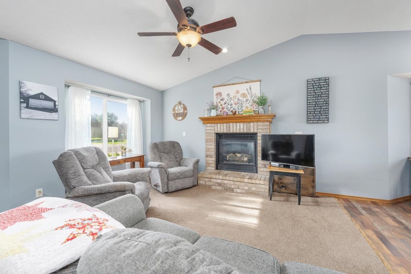 1815 Country Walk, Mulvane, KS 67110