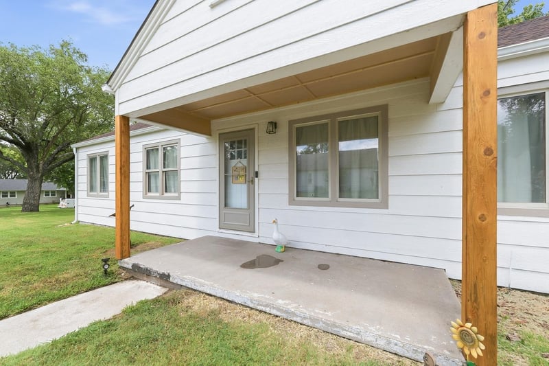 1206 Bobbie , Augusta, KS 67010