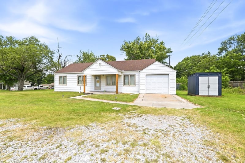 1206 Bobbie , Augusta, KS 67010
