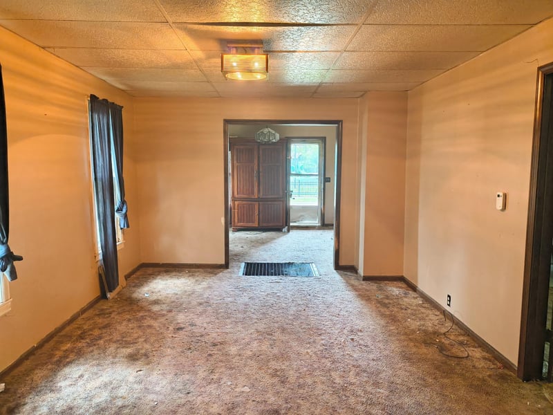 320 Center , Salina, KS 67401