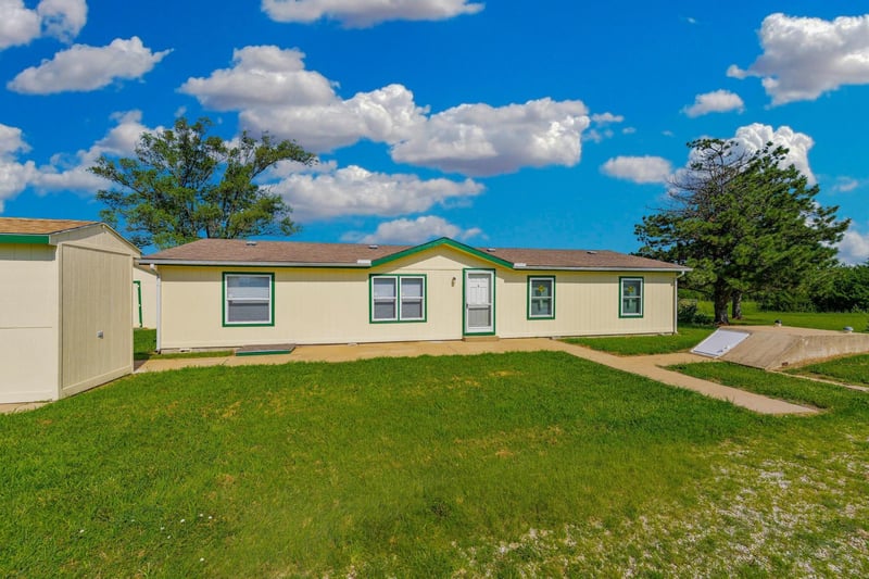 2948 82nd , Udall, KS 67146