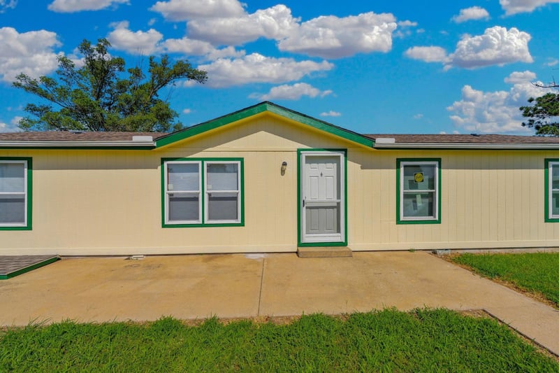 2948 82nd , Udall, KS 67146