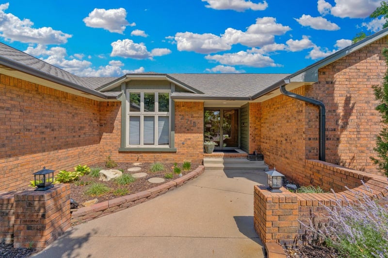 2718 Bentbay Cir, Wichita, KS 67204