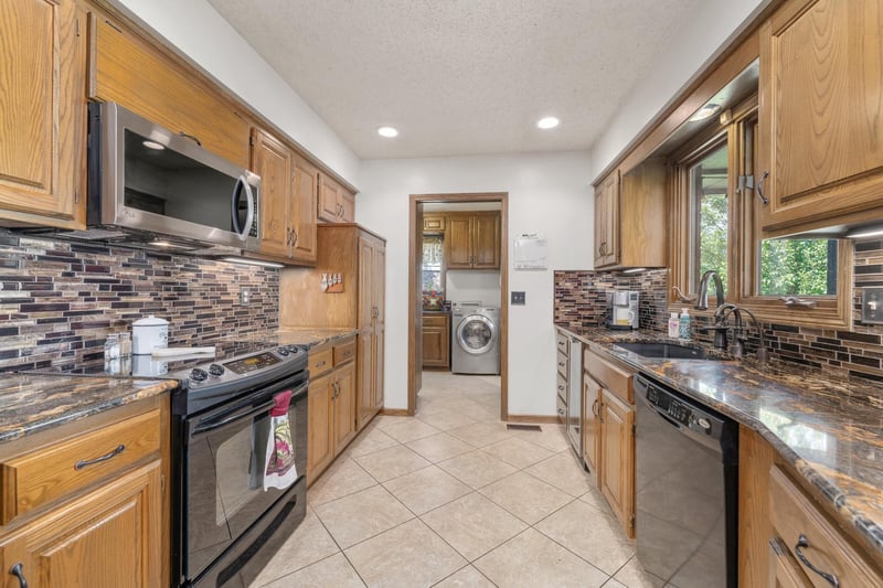 2718 Bentbay Cir, Wichita, KS 67204
