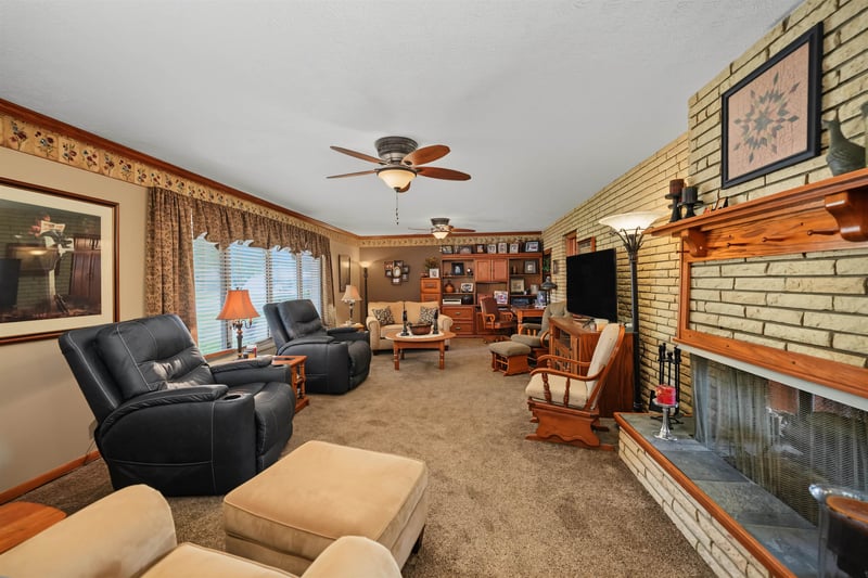 901 Millwood Dr, Salina, KS 67401