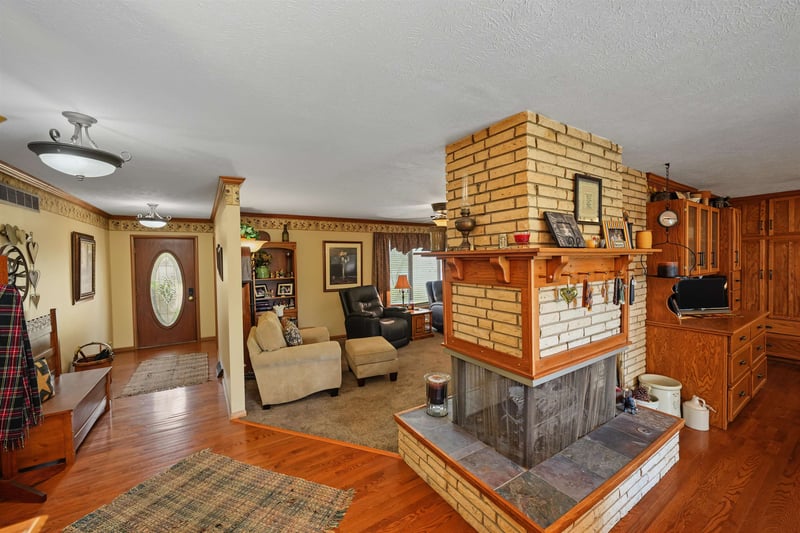 901 Millwood Dr, Salina, KS 67401
