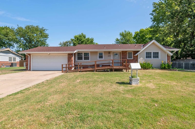 1406 Lynnhurst Ave, Wichita, KS 67212