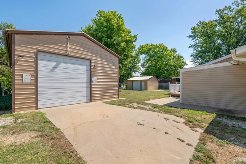 1406 Lynnhurst Ave, Wichita, KS 67212