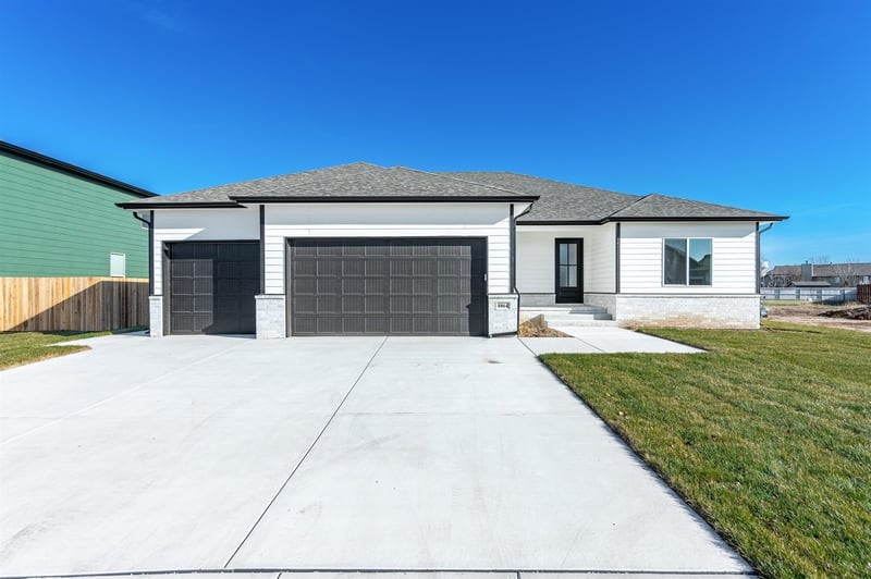741 E Elmwood St, Park City, KS 67147