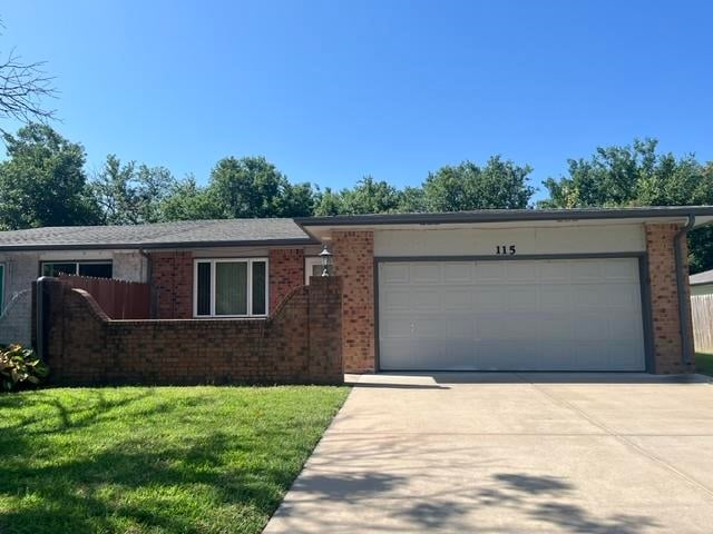 115 Southwind Dr, Valley Center, KS 67147