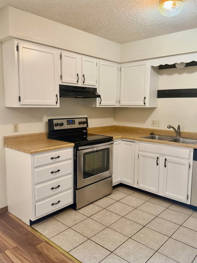 7411 18th St, Wichita, KS 67226
