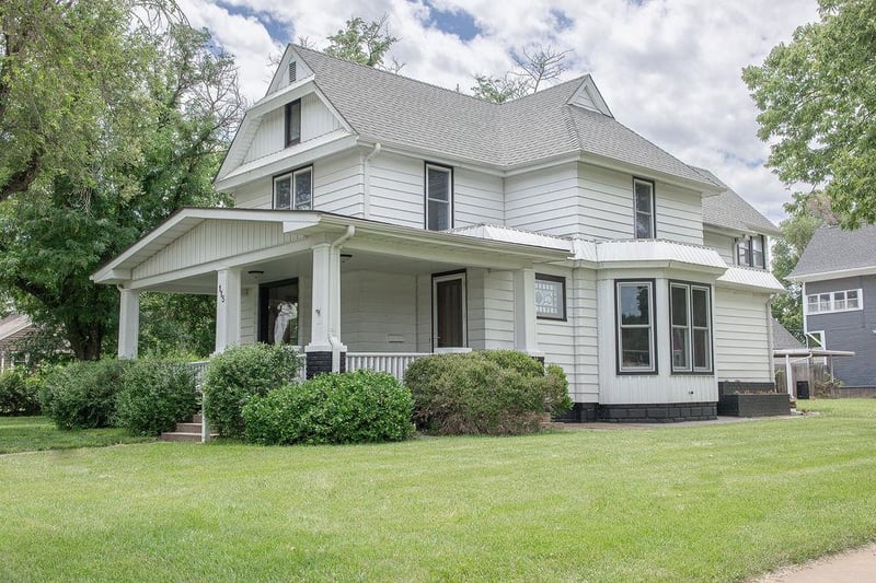 115 Rothsay Ave, Minneapolis, KS 67467
