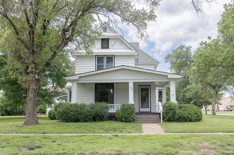 115 Rothsay Ave, Minneapolis, KS 67467