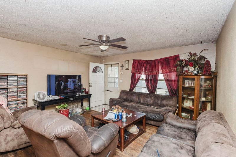 739 Crestway , Wichita, KS 67218