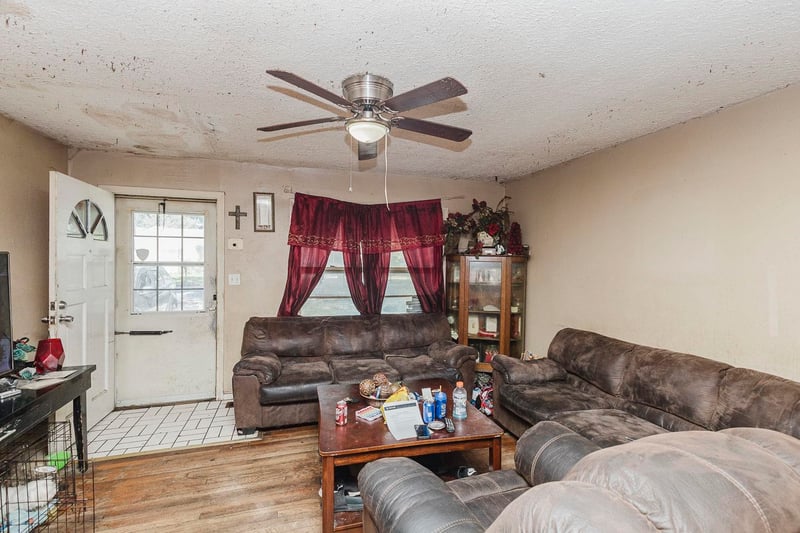 739 Crestway , Wichita, KS 67218