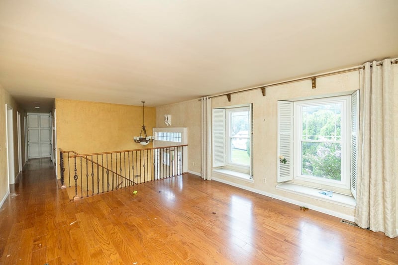 301 S Cardington, Wichita, KS 67209
