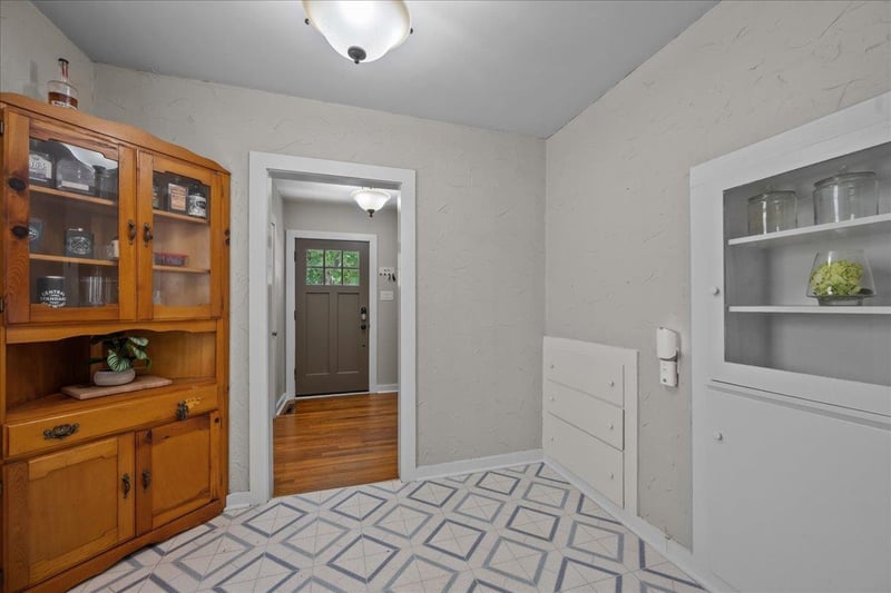 1322 4th St, Arkansas City, KS 67005