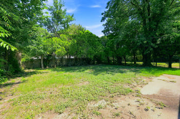 641 S Apache Dr, Wichita, KS 67207