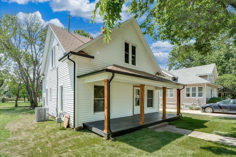 215 Sturges St, Potwin, KS 67123