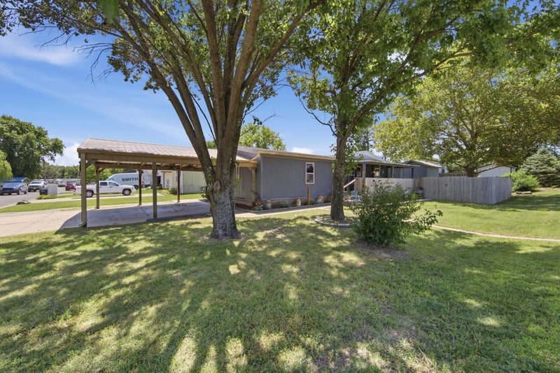 911 Kelly , Augusta, KS 67010