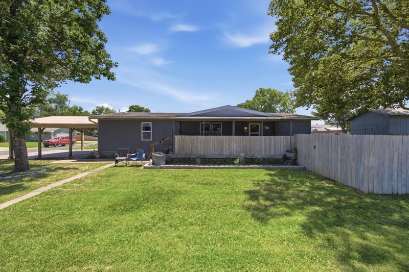 911 Kelly , Augusta, KS 67010