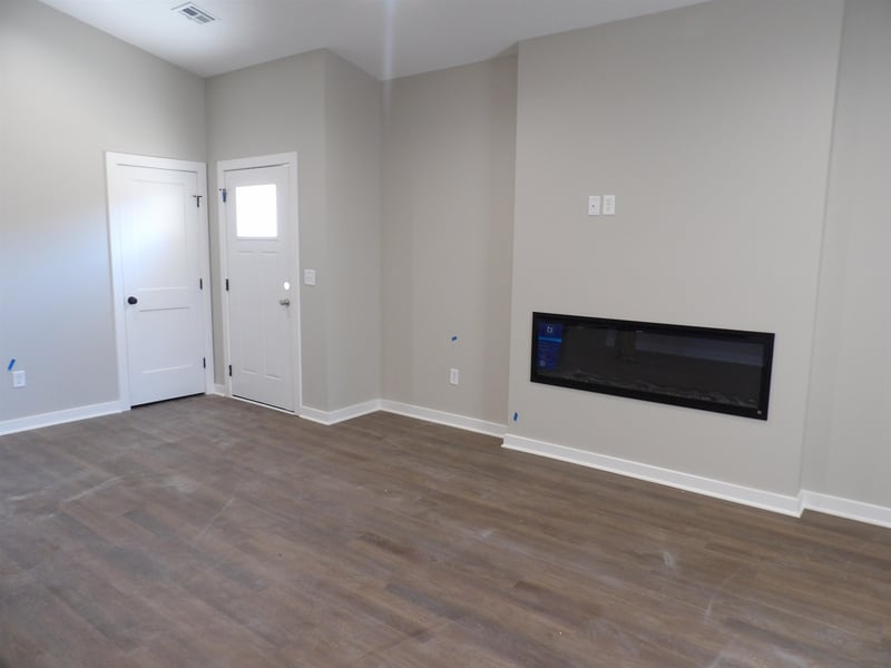 921-923 Fox Ridge St, Newton, KS 67114