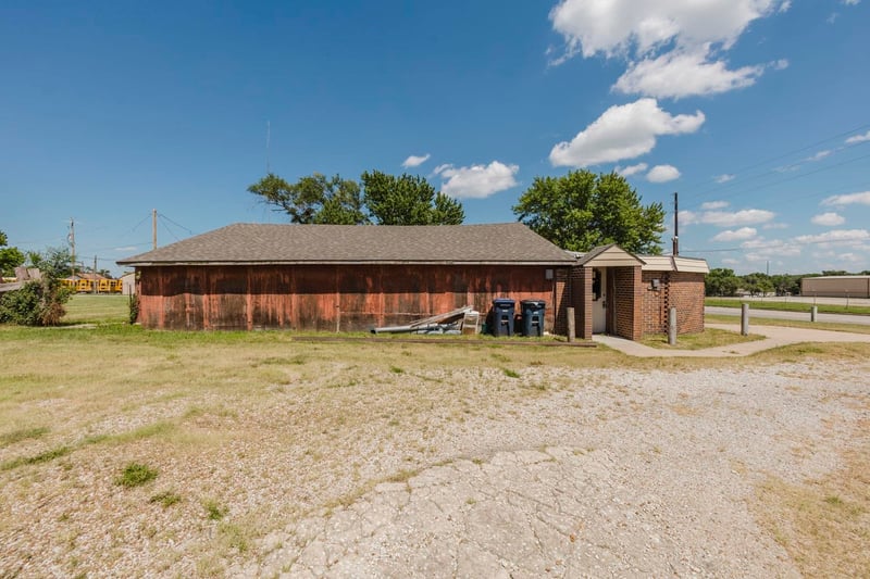 1610 6th , El Dorado, KS 67042