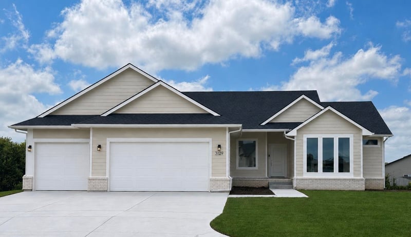 3129 Pine Grove Cir, Wichita, KS 67205