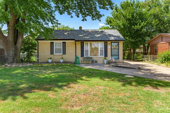 2631 N Hood Ave, Wichita, KS 67204-5036