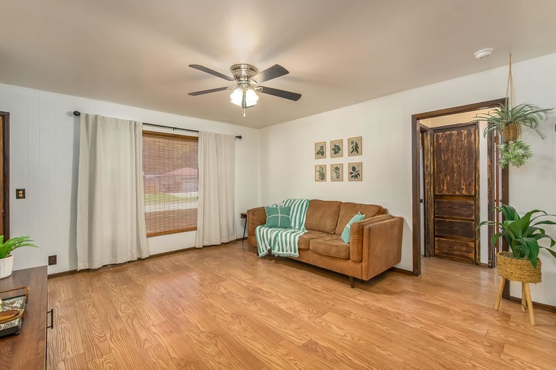 2631 Hood Ave, Wichita, KS 67204-5036