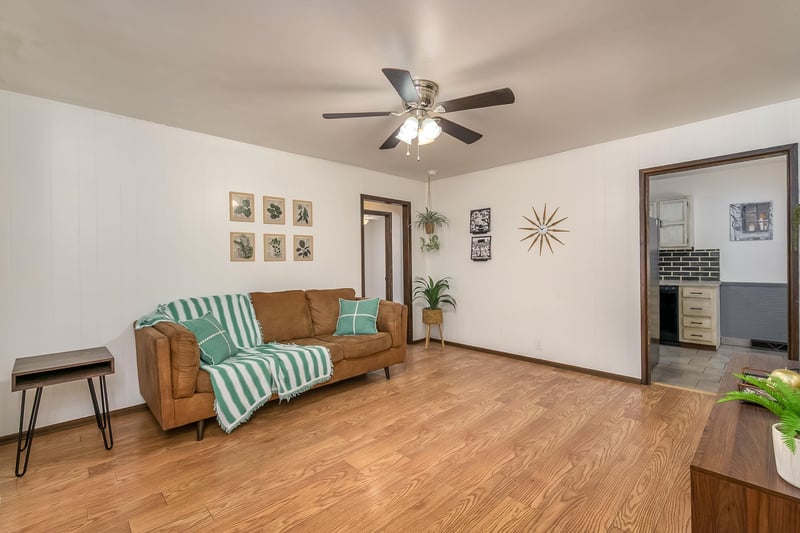 2631 Hood Ave, Wichita, KS 67204-5036