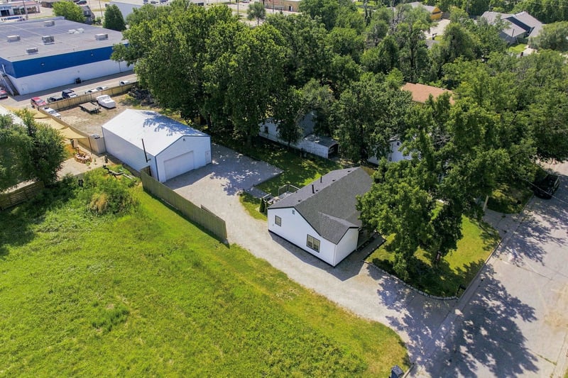 332 Florence , Wichita, KS 67212